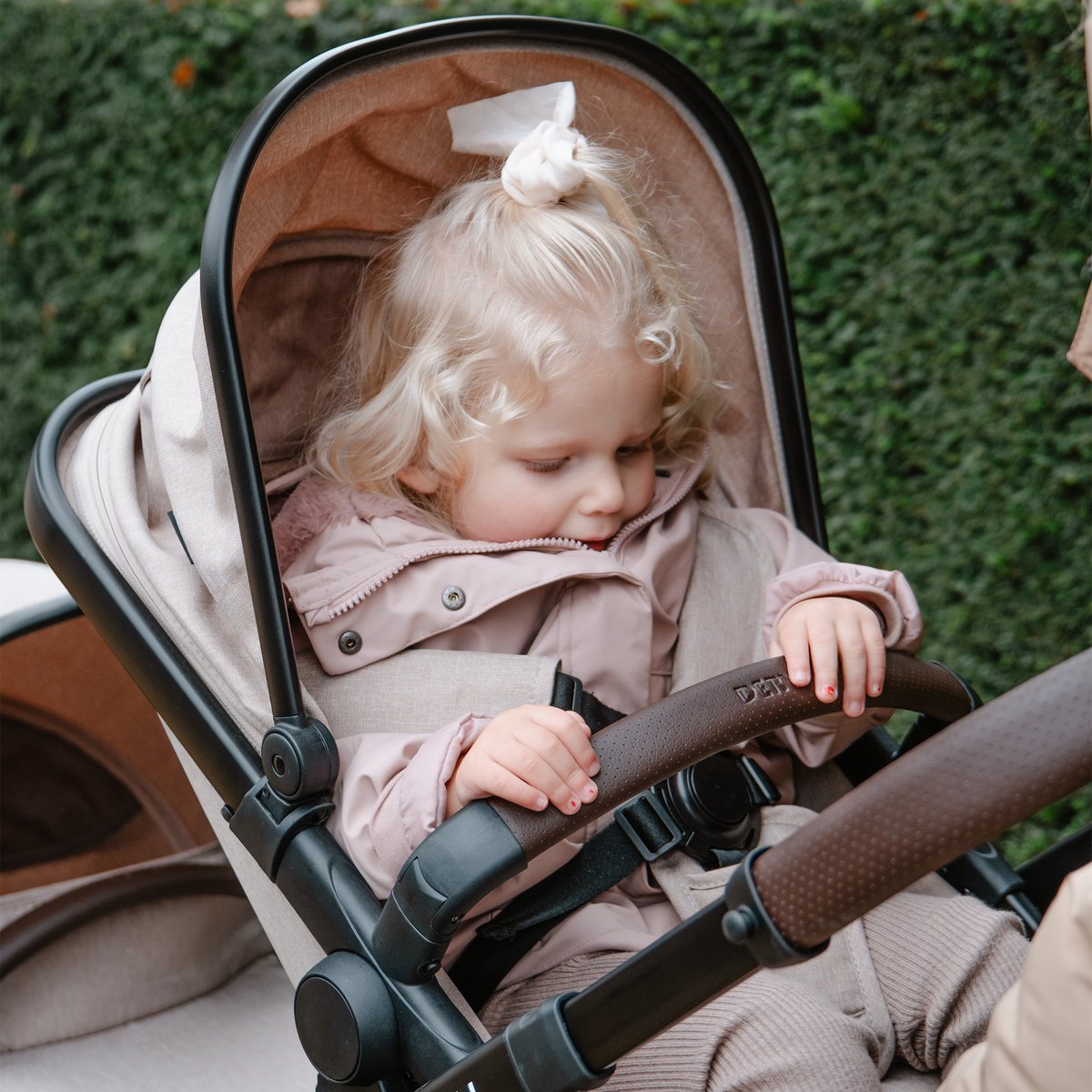 Poussette Double Deryan EVY V2 Pour 2 Enfants - Nacelle Et Siège, Jusqu'à 50 Kg, Cadre Aluminium, Roues Anti-Crevaison, Kit Complet - Nougat - 7