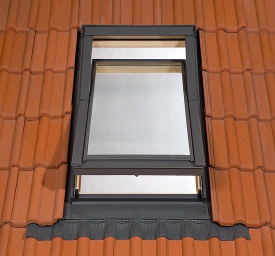 Puits de lumière de promotion Timlux BASE S6A 114x118 avec solin