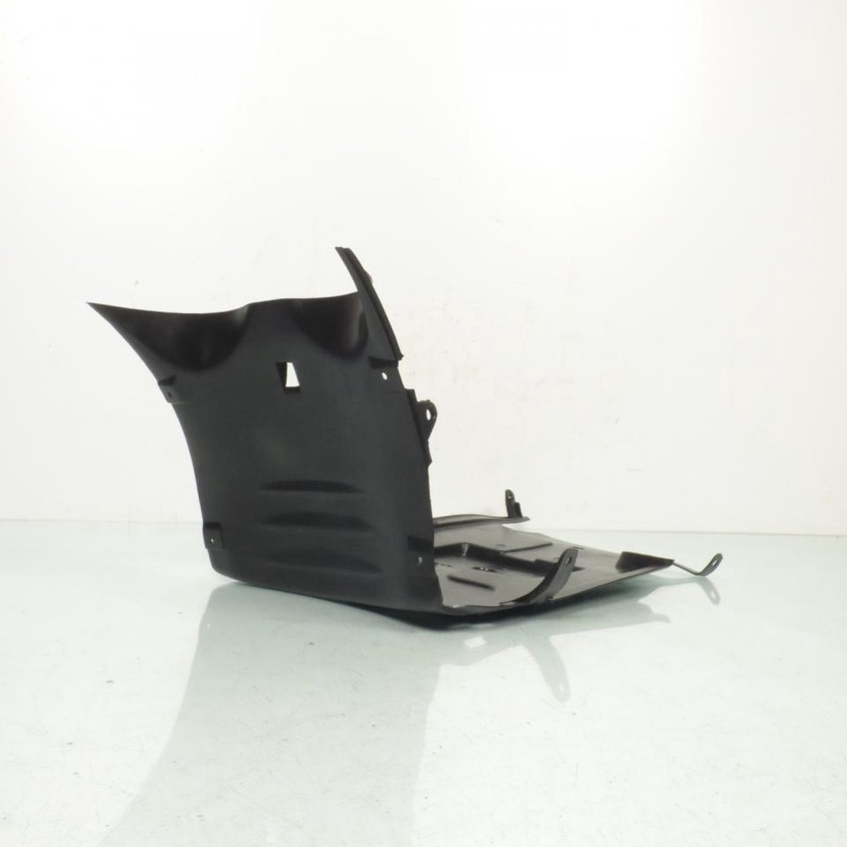 Sabot bas de caisse origine pour Scooter Yiying 50 Power Max TB26-070400004 Neuf
