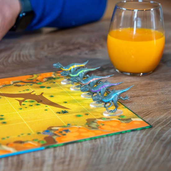 Asmodee Raptor Race – FlexiQ – Taktisches Rennspiel Mit Dinosaurier-Figuren – Ab 6 Jahren – 2 Bis 5 Spieler – 20 Minuten