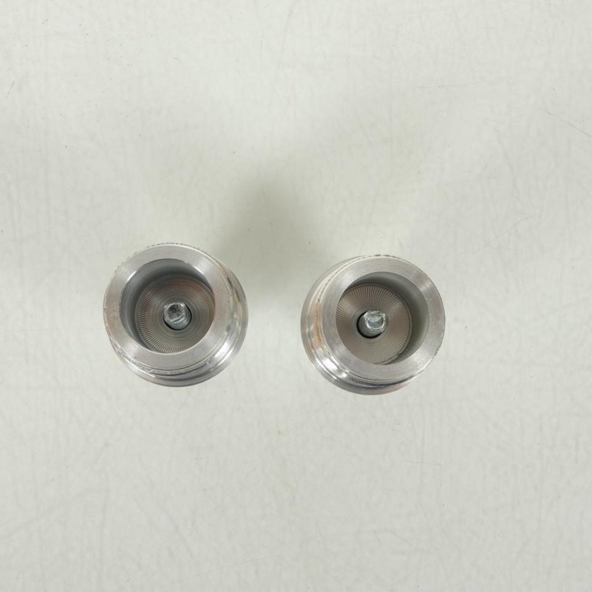 Paire tampon pare carter pour moto Suzuki 1000 GSXR Après 2000 70mm Chromé Neuf Paire tampon pare carter pour moto Suzuki 1000 GSXR Après 2000 70mm Chromé Neuf