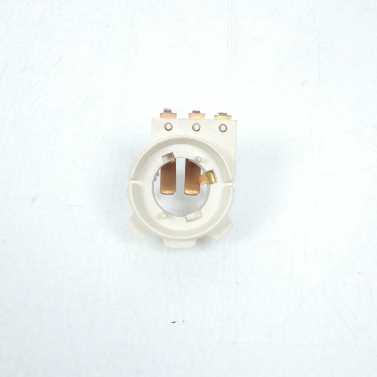 Douille support porte ampoule pour scooter MBK 50 Mach-G 3WG-H4312-00 BA20d Neuf
