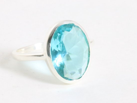 Bague ovale en argent brillant avec topaze bleue - taille 16