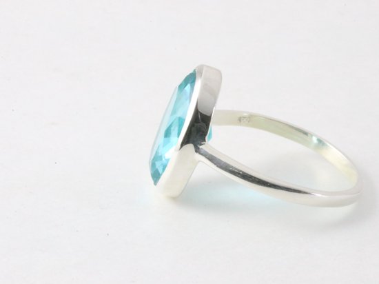 Bague ovale en argent brillant avec topaze bleue - taille 16