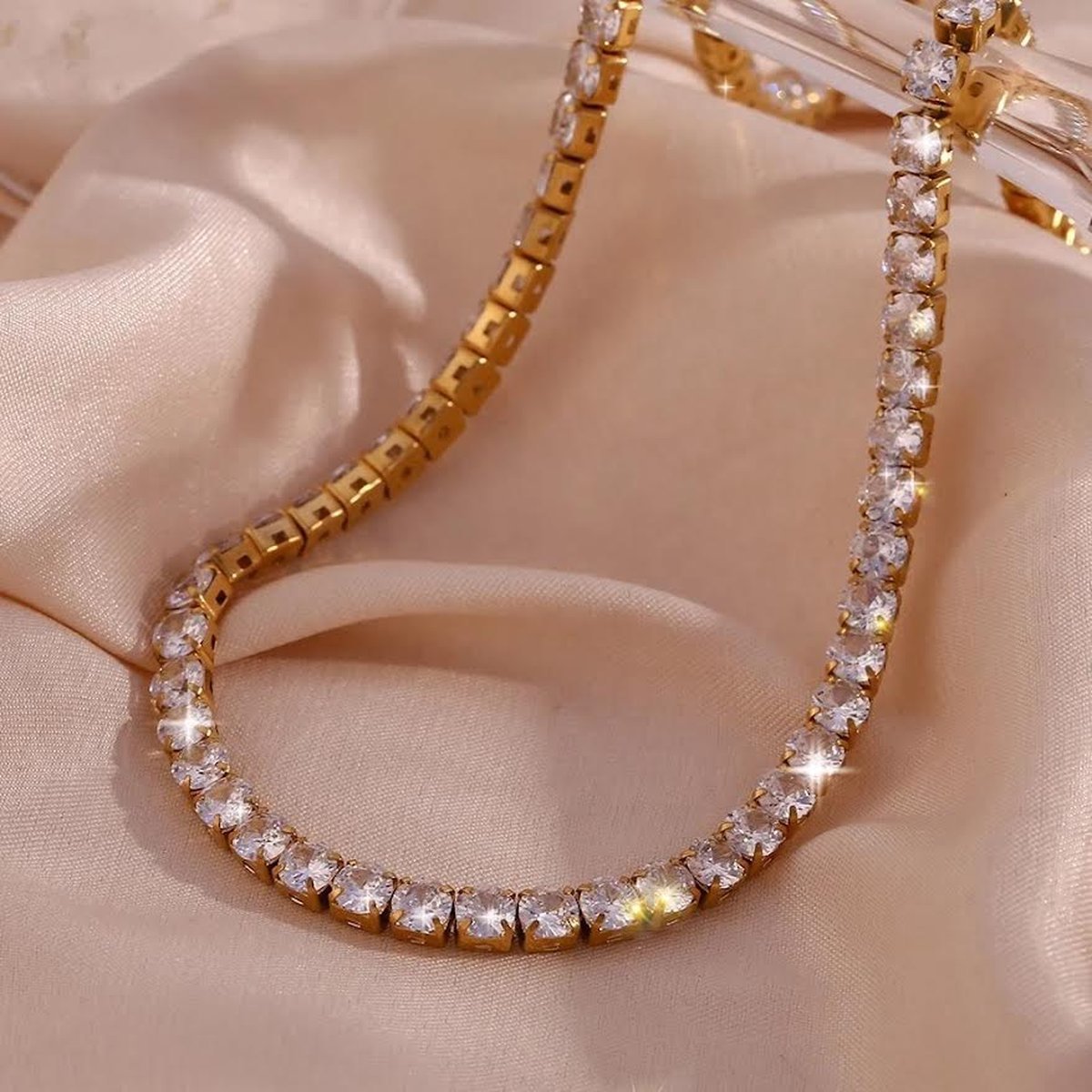 EHH BEAUTY - Ketting Goudkleurig - Zirkonia stenen - Dames ketting - Tennisketting - Diamanten - Shiney - Neckless- cadeau vrouw