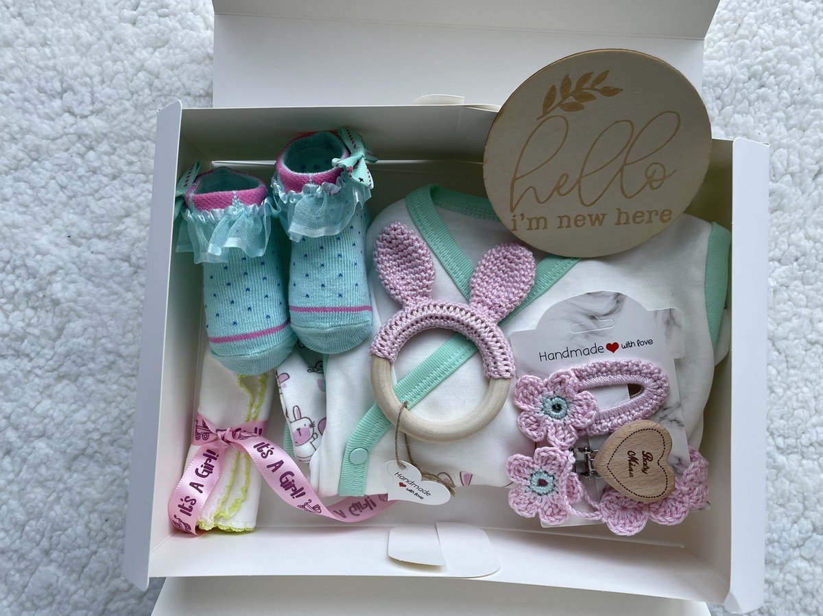 Goedkoopste Maminobaby.nl - Dreaming you - Baby Geschenkset meisjes | Newborn kledingset | Handmade Bijtring | Handmade speenkoord | Handmade haarclip | Kraamcadeau | Babyshower