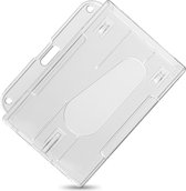 Transparante, rechthoekige pashouder van hard plastic met een opening voor een pas.