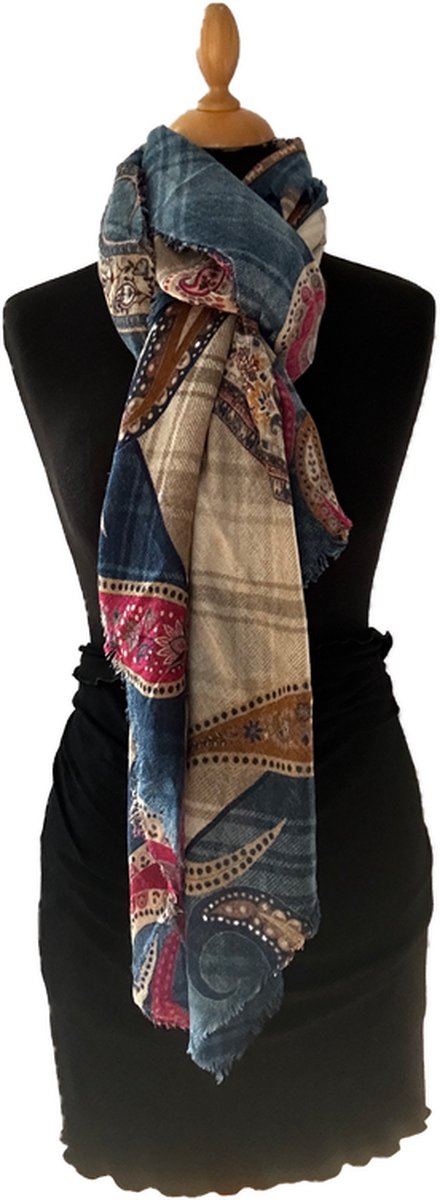HIGHFIELD SHAWL DESSIN “PAISLEY/RUIT” 100% MERINO WOL, 90CM X 190CM. KLEUR BLUE/SAND