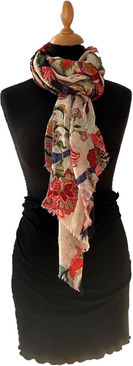 HIGHFIELD SHAWL DESSIN “FLOWER” 100% MERINO WOL, 70CM X 180CM. KLEUR SAND