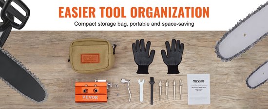 Oranje kettingzaagslijper, draagtas, handschoenen en slijpaccessoires op een houten achtergrond.