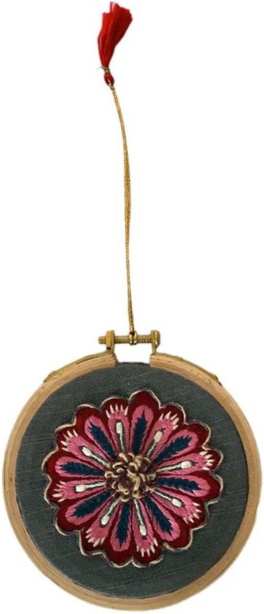 Imbarro - Ornamenten Set - Scilla - Hout - Geborduurd - 11 x 11 cm