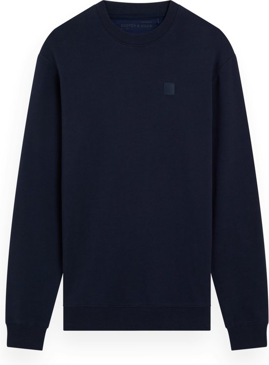 Donkerblauwe sweater met ronde hals, lange mouwen en een subtiel vierkant logo op de borst.