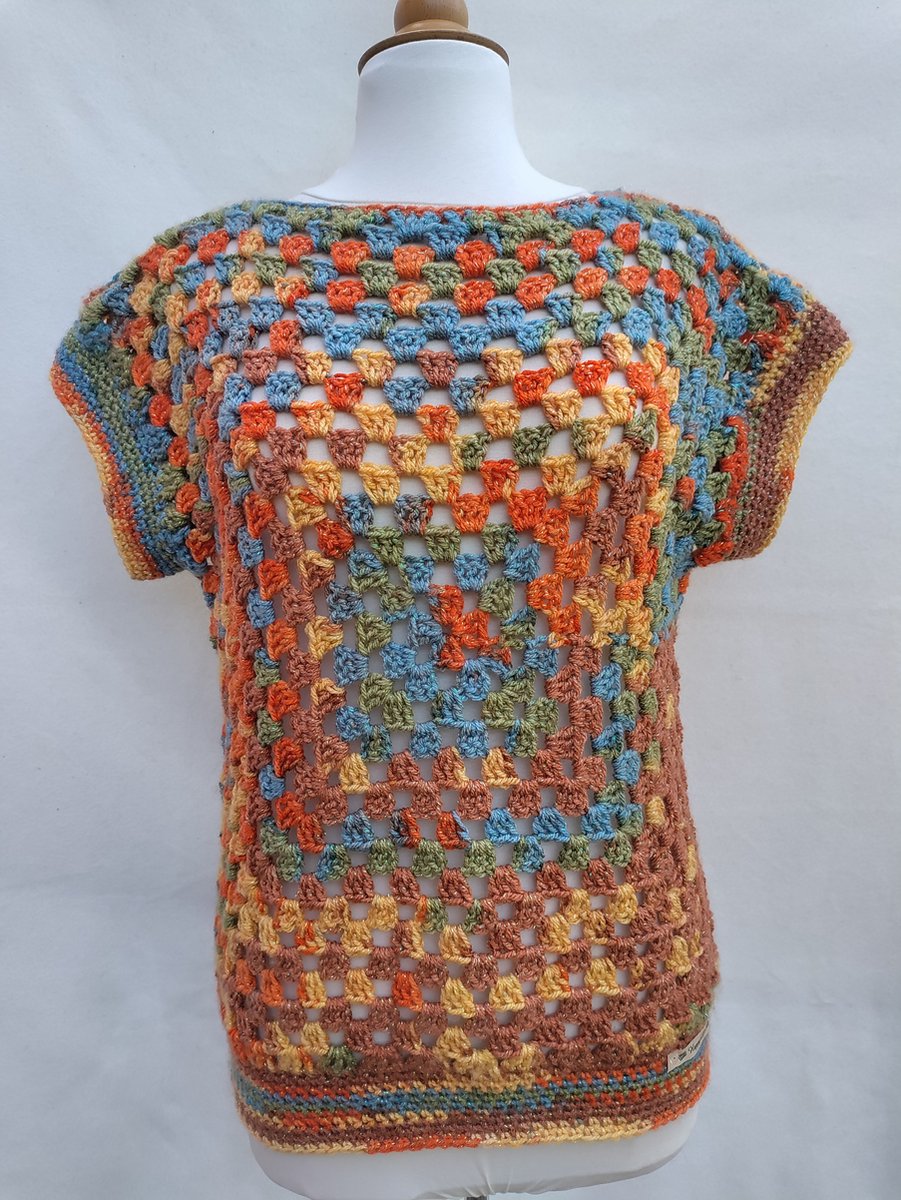 Handgemaakte trui spencer korte mouw gehaakt in geel, groen, blauw, oranje, bruin met glinsterdraad Maat M
