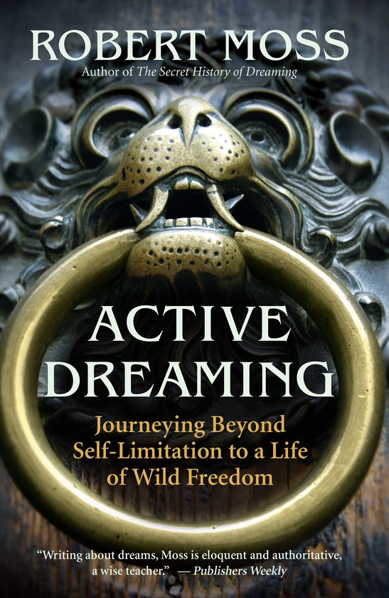 Livre "Active Dreaming" avec un heurtoir tête de lion sur la couverture.