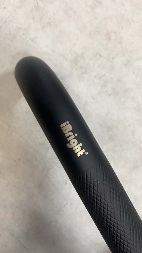 Zwarte handgreep met 'iBright' logo en knurled grip.