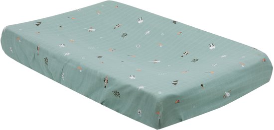 Ledikantlaken in zachtgroen met kleine print van bijen, bootjes en schaapjes.