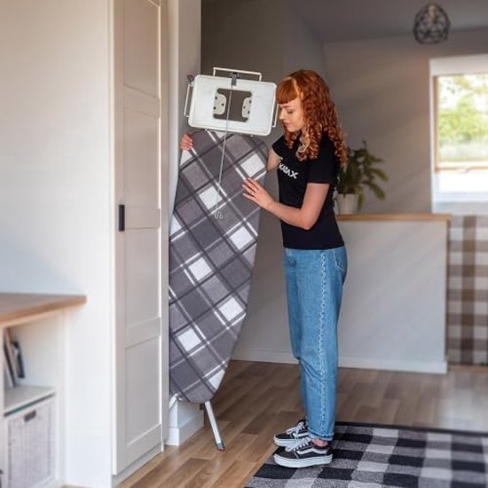 KADAX Opvouwbare strijkplank, 120 x 38 cm, stoomstrijkplank met metalen net, antislip voeten, verstelbare hoogte en strijkijzerplank (wit/blauw