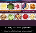 Collage van verschillende voedingsmiddelen bereid met de Ninja blender: bevroren drankjes, sappen, smoothies, smoothie bowls, notenpasta, deeg, gesneden groenten, koolsalade, sauzen en hummus.