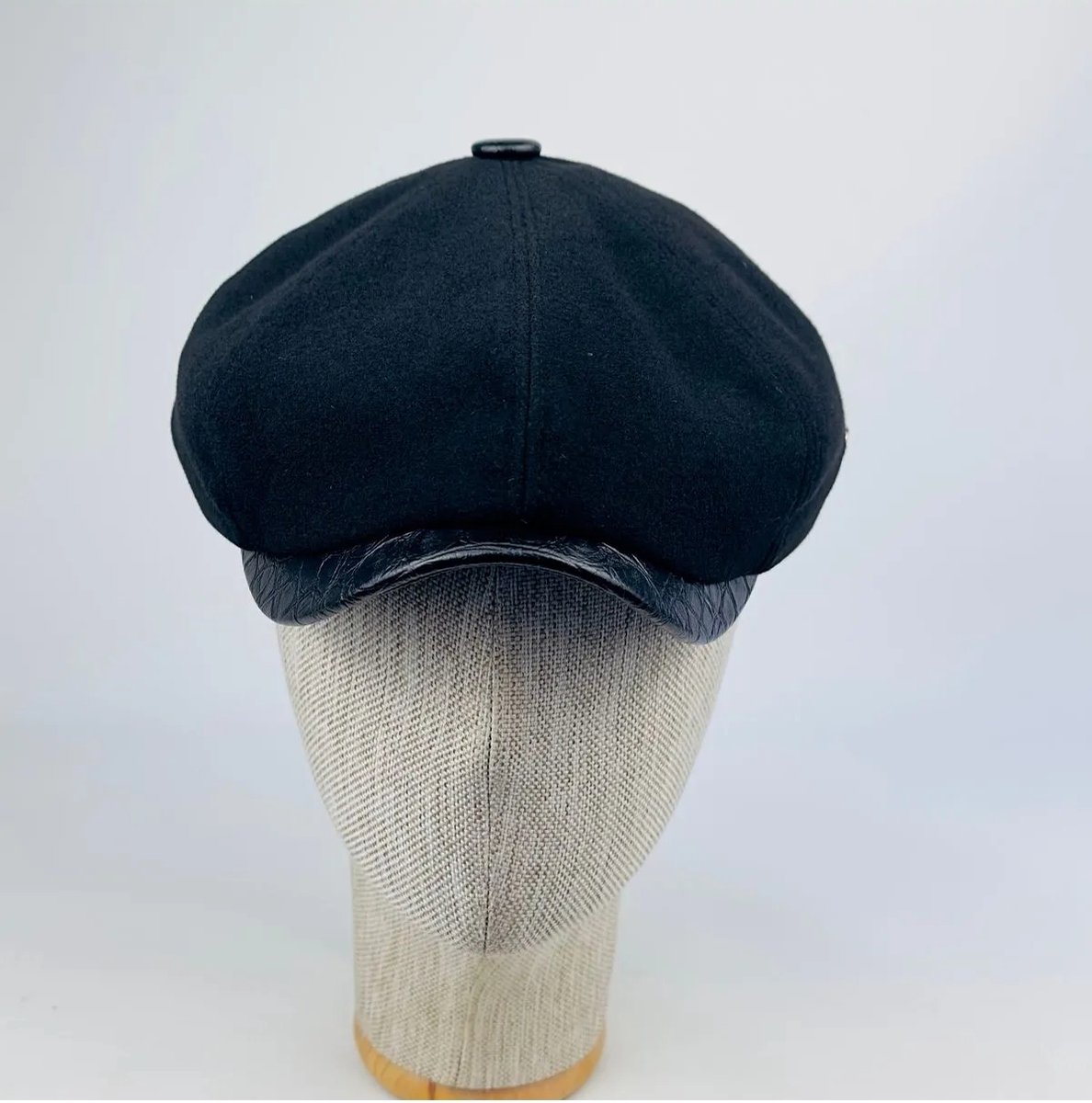 Karnas premium zwarte flatcap met leren details