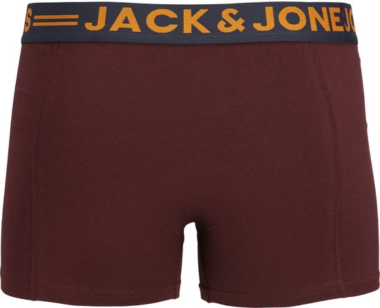 Donkerrode boxershorts van Jack & Jones met een marineblauwe tailleband met oranje tekst.