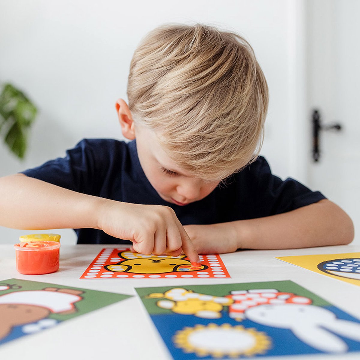 Nijntje creatief met vingerverf - creatief speelgoed knutselen junior peuter kleuter - vanaf 2 jaar - cadeautip junior — afbeelding 2