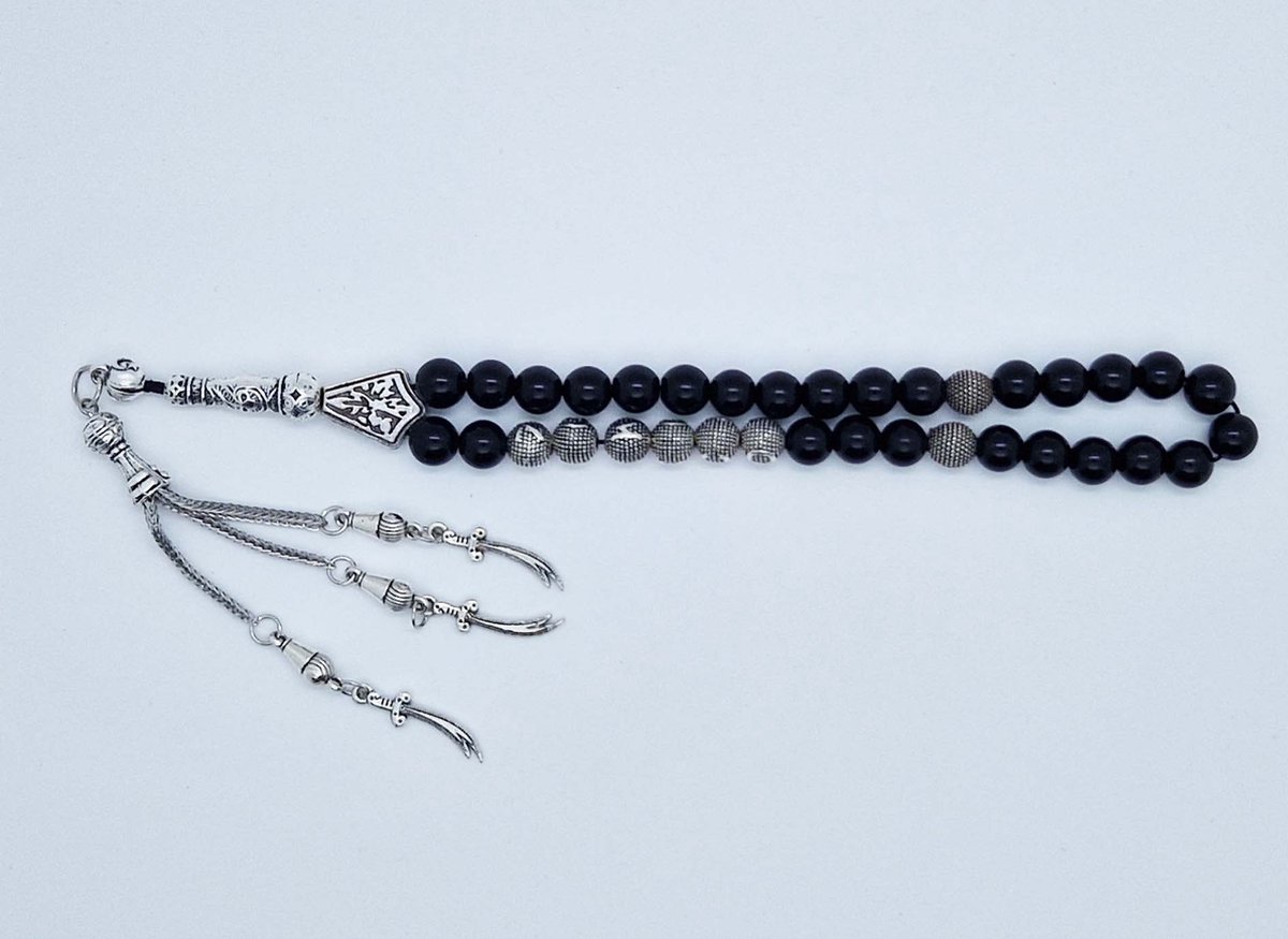 Handgemaakte naam tasbih 33 Kralen Natuursteen “Obsidian” - met metaal tassel “Zwaarden"- Met je naam of de naam van uw geliefde- 8 mm diameter van de korrel