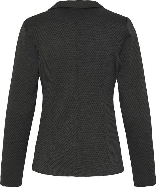 Achterkant van een zwarte ICHI blazer met diagonaal patroon op een witte achtergrond.