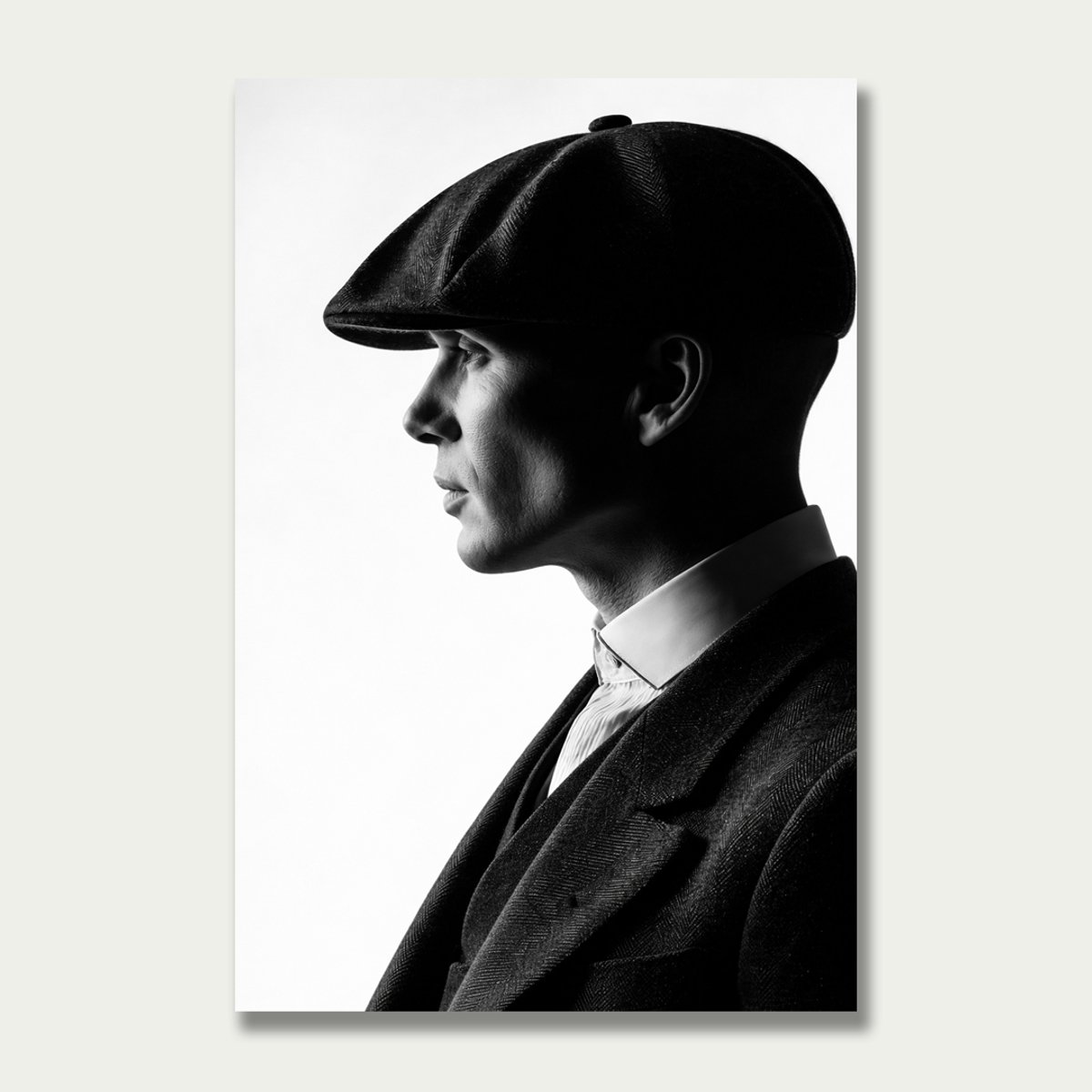 Zwart-Wit Tommy Shelby Portret Schilderij 60×90 cm - Luxe Plexiglas Wanddecoratie