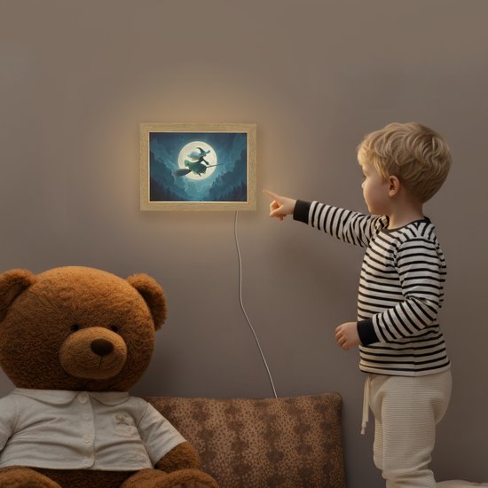 Nachtlampje 20x15 cm - Kinder lampje - Heks - Maand - Bos - Magisch - Tafellamp kinderkamer - Slaapkamer lamp - Bedlamp kinderen - Kinderlampje stopcontact - Wandlamp babykamer - Nachtlampjes van Apollon. — afbeelding 5
