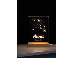 Gepersonaliseerd sterrenbeeld lampje Kreeft – Met Naam & Datum – Uniek Nachtlampje Babykamer - kraamcadeau - 11x15cm - ledlamp