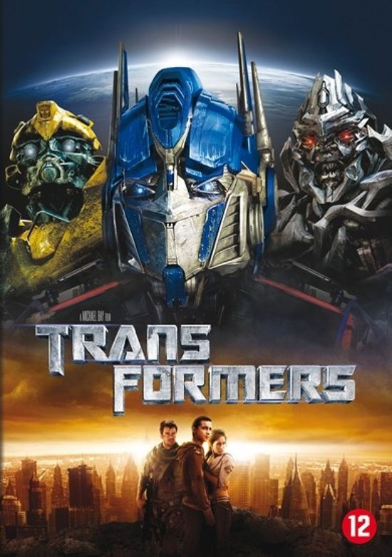 De robots Optimus Prime, Bumblebee en Megatron boven een stad bij zonsondergang. De titel "TRANSFORMERS" staat centraal.