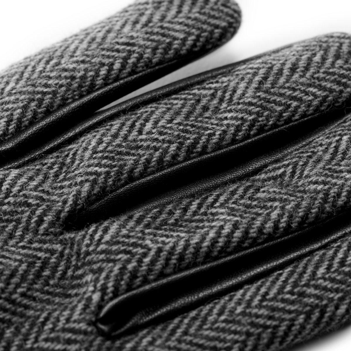 Handschoenen van Schapenleer met Zwart en Grijs Visgraatmotief