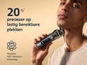 Man scheert nek met Philips Shaver i9000 Prestige Ultra met 360° flexibele scheerkop. "20% preciezer."