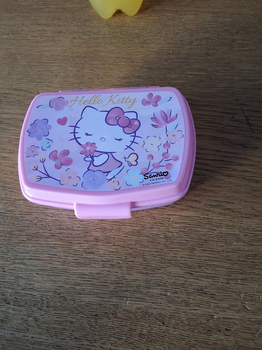 Hello Kitty brooddoos 17x13cm