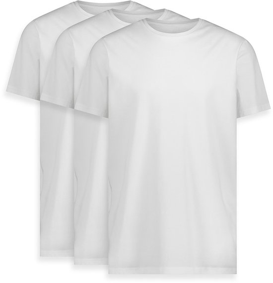 Trois t-shirts blancs LebasQ alignés, à col rond.