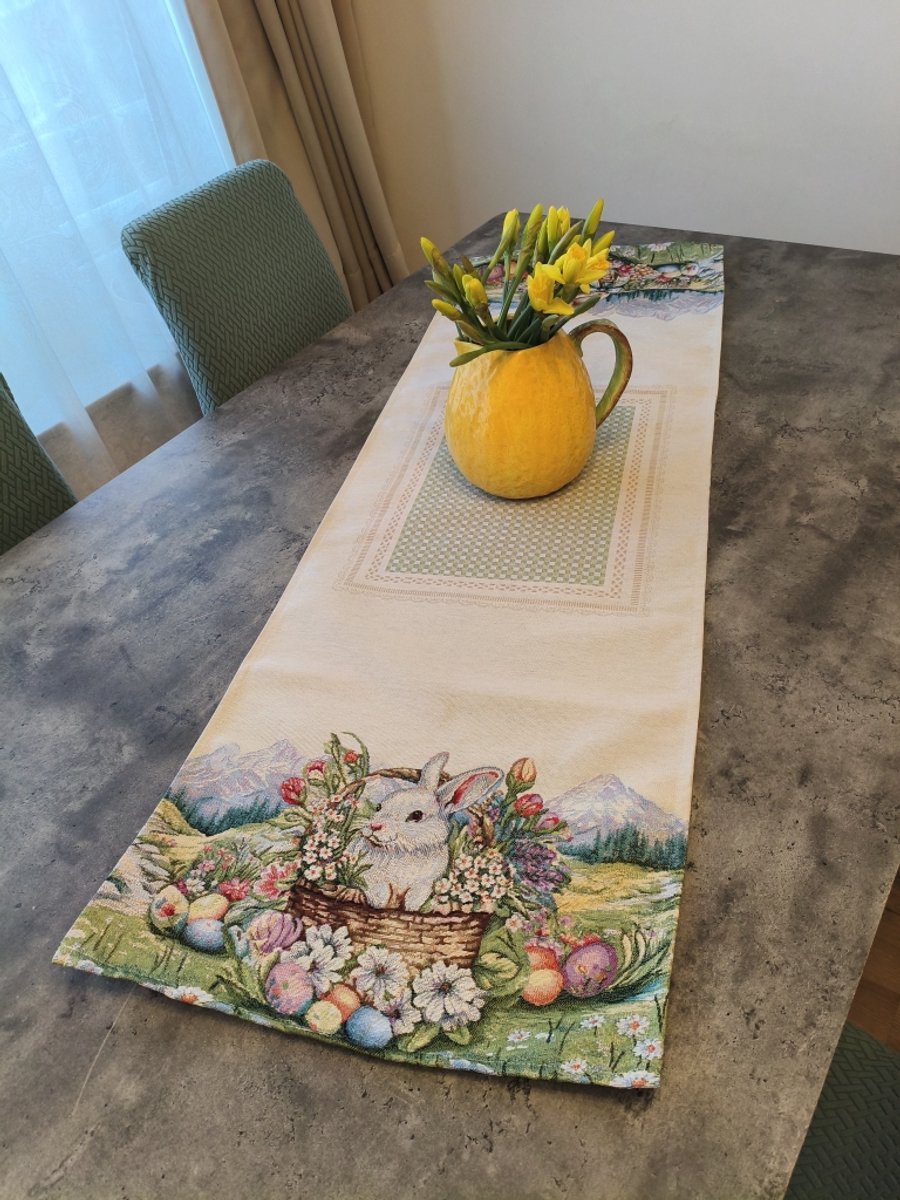 Tafelloper Gobelinstof Pasen Easter Bunny in the basket 140*45cm