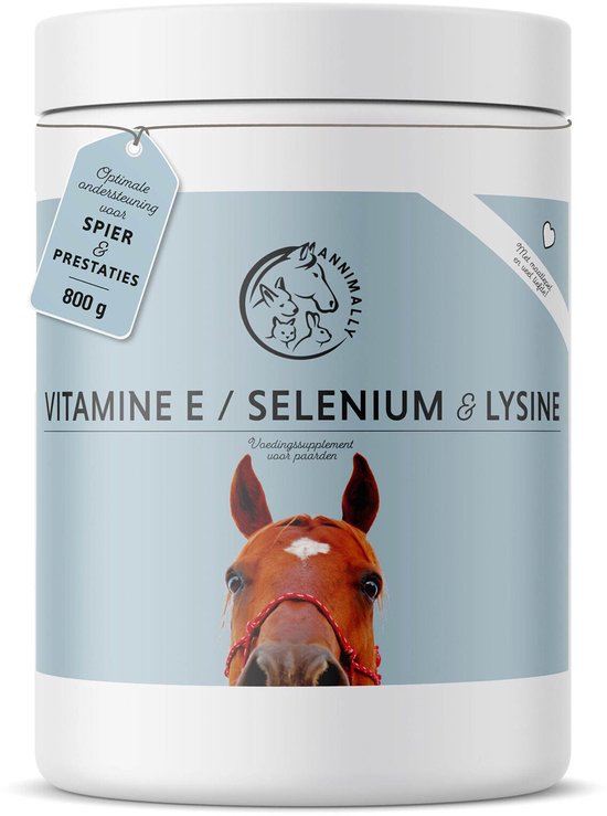 Annimally Vitamine E / Selenium & Lysine, 800g pot. Met deels zichtbaar hoofd van een bruin paard.