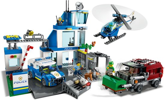 LEGO City Politiestation 60316 met politieauto, helikopter, gevangenis, truck en figuren.