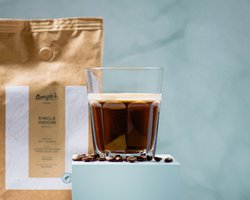 Georgies - Koffie - Brazilie Koffiebonen 1 kg – Single Origin Santos – intensiteit 5/10 - 2x500g (Koffiebonen 1 kg) – 100% Arabica – Vers Gebrande Espresso Koffiebonen – Gebalanceerd & Fruitig – Premium RFA Koffiebonen