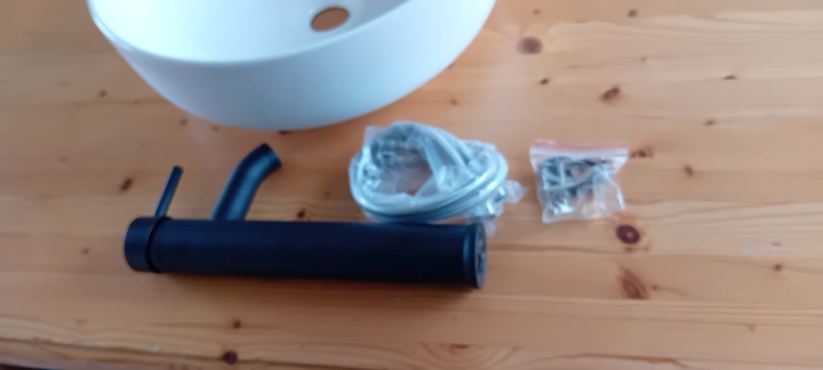Design Keramiek Waskom wit 42 cm doorsnede met hoge zwarte kraan KOOPJE