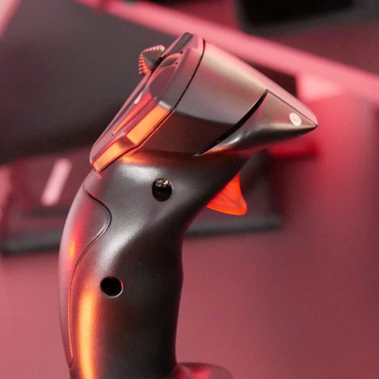 Zijaanzicht van de ergonomische zwarte joystickgreep met een rode trekker.