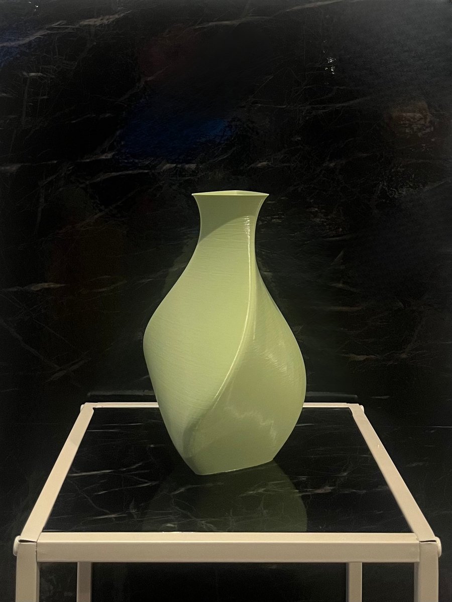 Studio Vaseo - Flowa - Grass - Luxe vaas - Gemaakt in Nederland - huisdecoratie - woninginrichting - moderne vaas - 3D-geprint - Gemaakt van PLA -