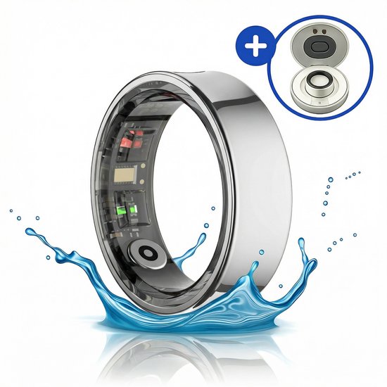 Zilverkleurige smart ring met zichtbare circuits, springt uit een waterplons. Inclusief oplaadcase met twee ringen.
