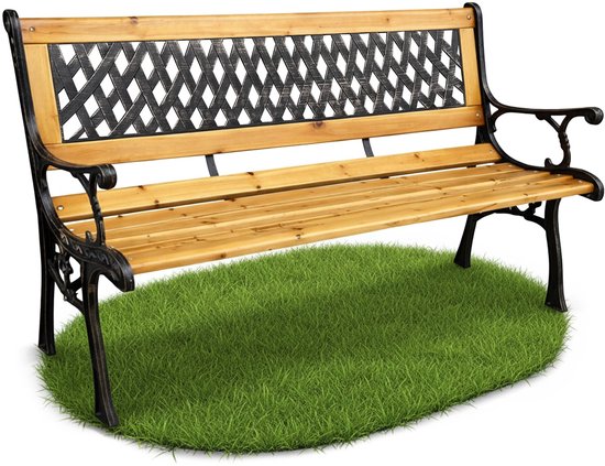 Houten tuinbank met zwart metalen frame, gepresenteerd op een stukje gras met witte achtergrond.