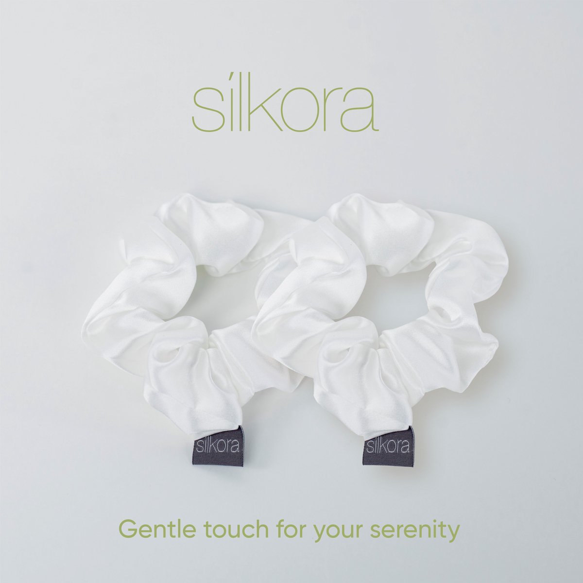 Silkora Premium Silk Scrunchies - 100% Moerbei Zijden Scrunchies - Set van 2 - Groot - Antibacterieel, Hypoallergeen, Haarvriendelijk - Off-White