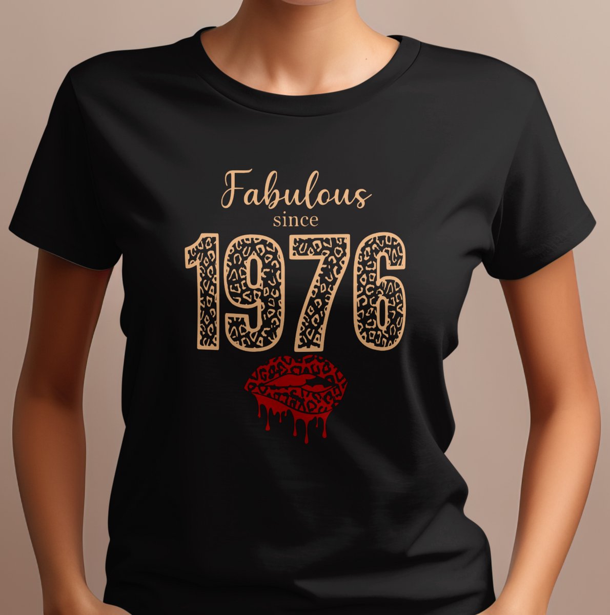 Fabulous Since 1976 T-shirt - Dames T-shirt - Panter Print - Verjaardag en feest cadeau - Cadeau tip - 50 jaar cadeau - 50 jaar Sarah - 50 jaar - T-shirt - 1976 - Sarah Cadeau - Maat L