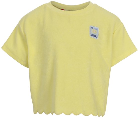 Sweat jaune à manches courtes, bord festonné et étiquette bleue avec un soleil et du texte.