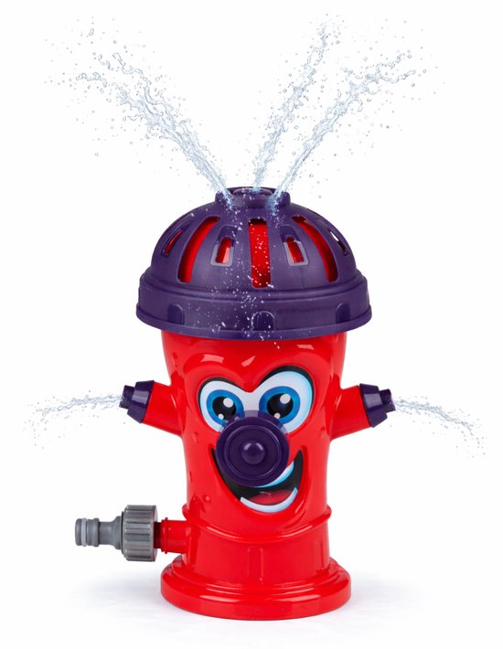 Een rode brandkraansproeier met paarse bovenkant en gezichtje sproeit water vanuit alle openingen.
