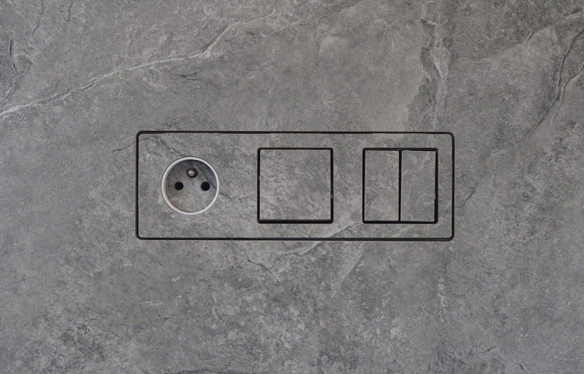 Betegelbaar Stopcontact wit - Hidden Socket - The Legrand Valena Life pasvorm - Badkamer trend 2026 - Modern