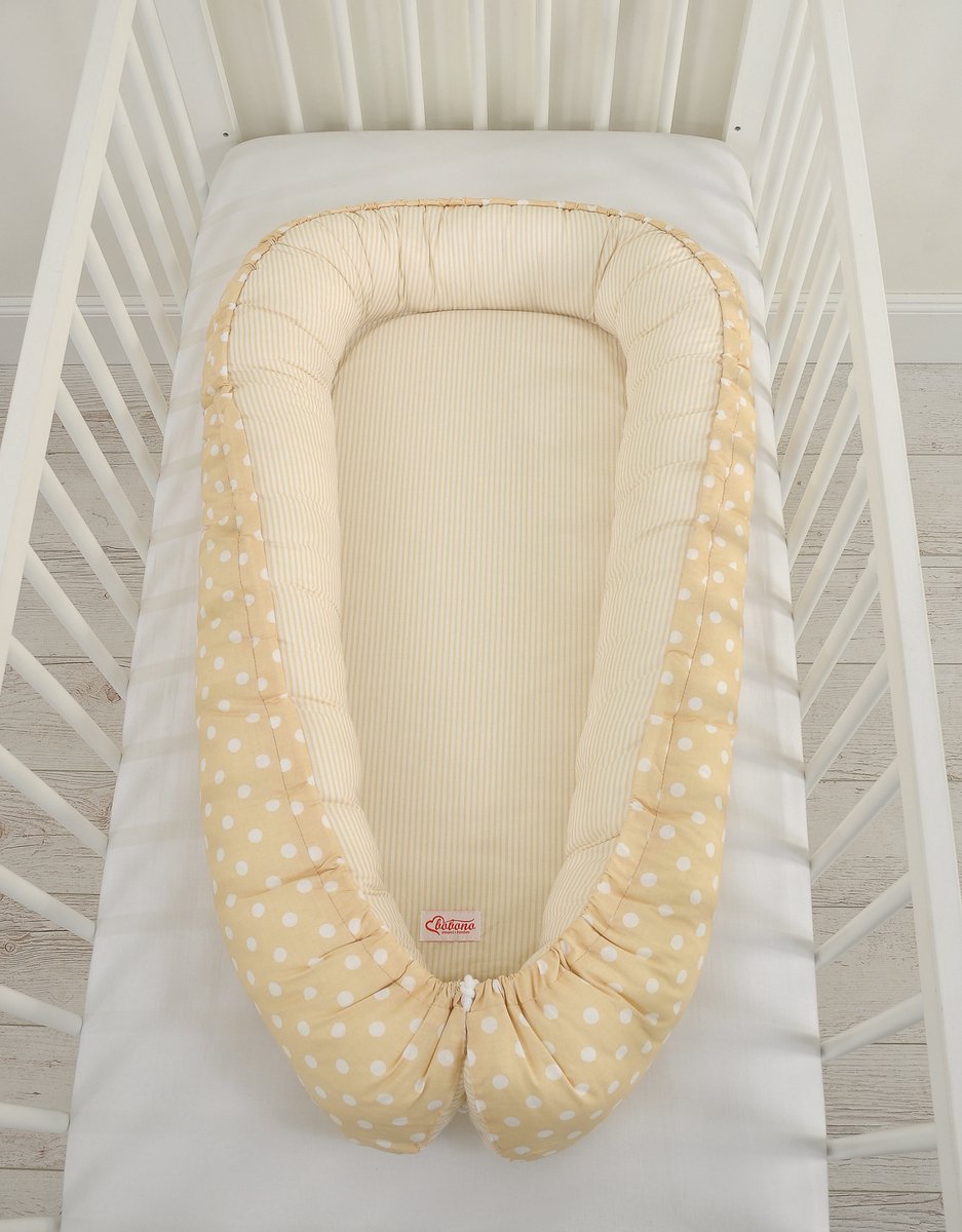 Babynest dubbelzijdig Premium Cocoon voor baby's BOBONO - witte stippen op beige/beige stroken